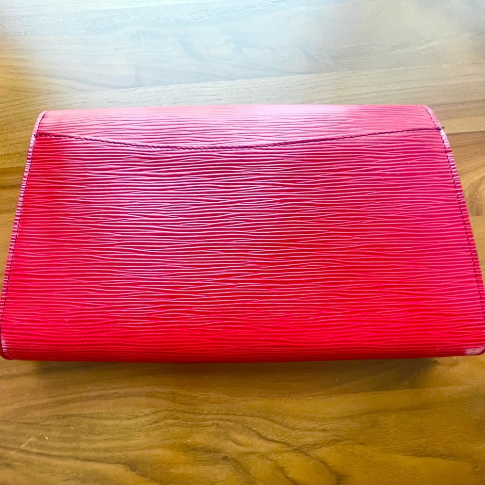 Louis Vuitton Art Deco Red Epi Envelope Clutch - Picture 9 of 16